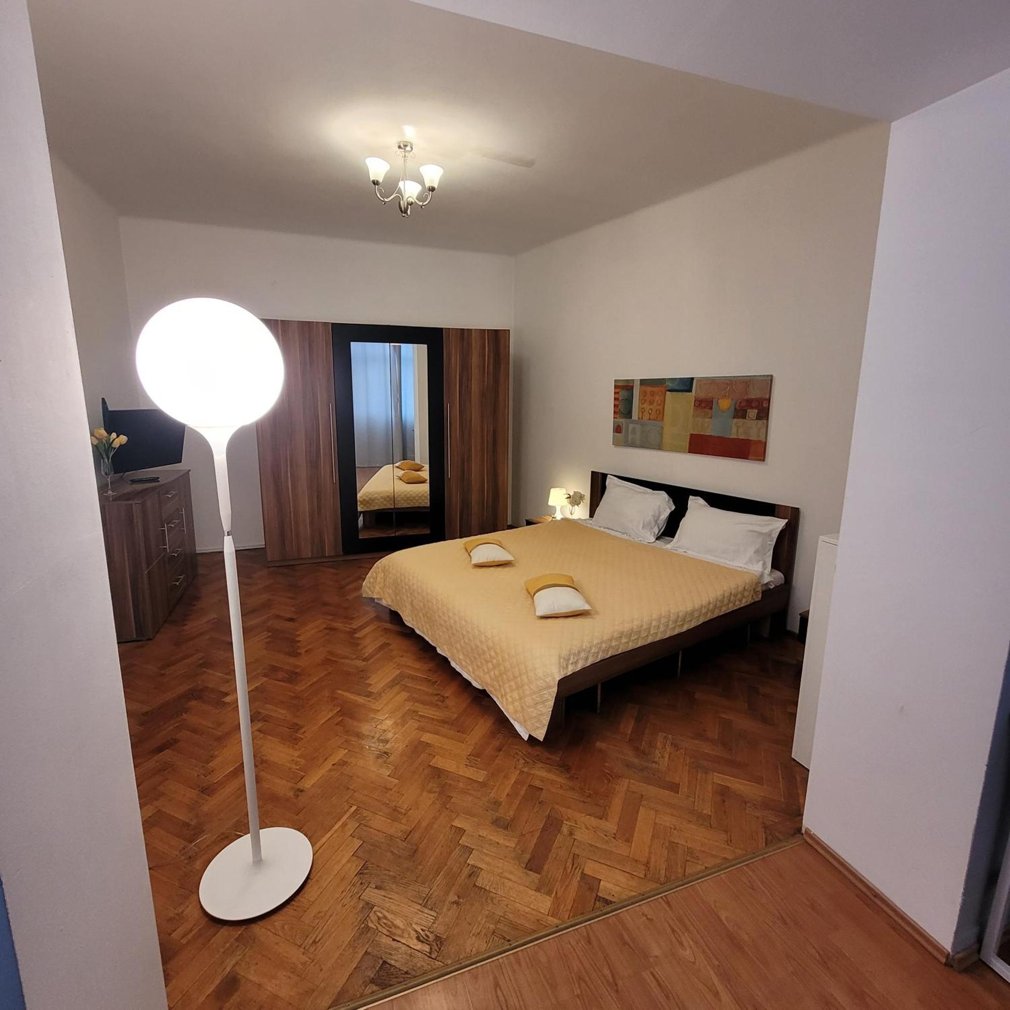 Anastasia Bratianu Apart 24 A Self Check From 2 Pm Bucharest Room photo
